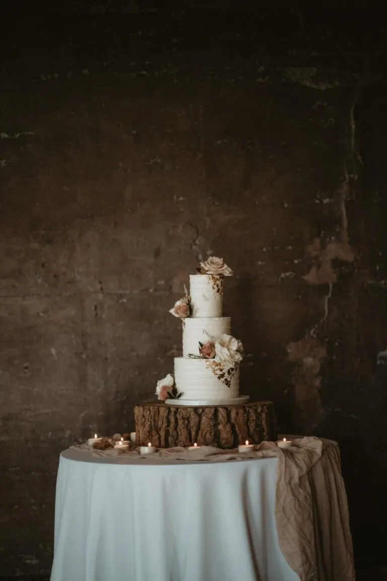 Buttercream Wedding Cake Log Stand